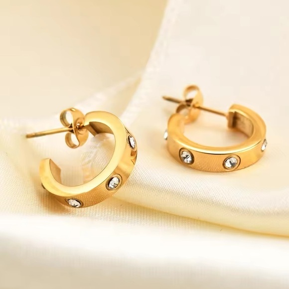 NEW LUXURY SMALL ZIRCONIA STUDDED HOOP EARRINGS - Picture 11 of 12